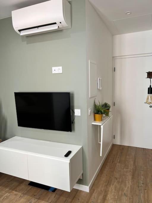 Studio 1 Neuf A 100 M Des Plages Et De La Gare Saint-Raphaël Exteriér fotografie