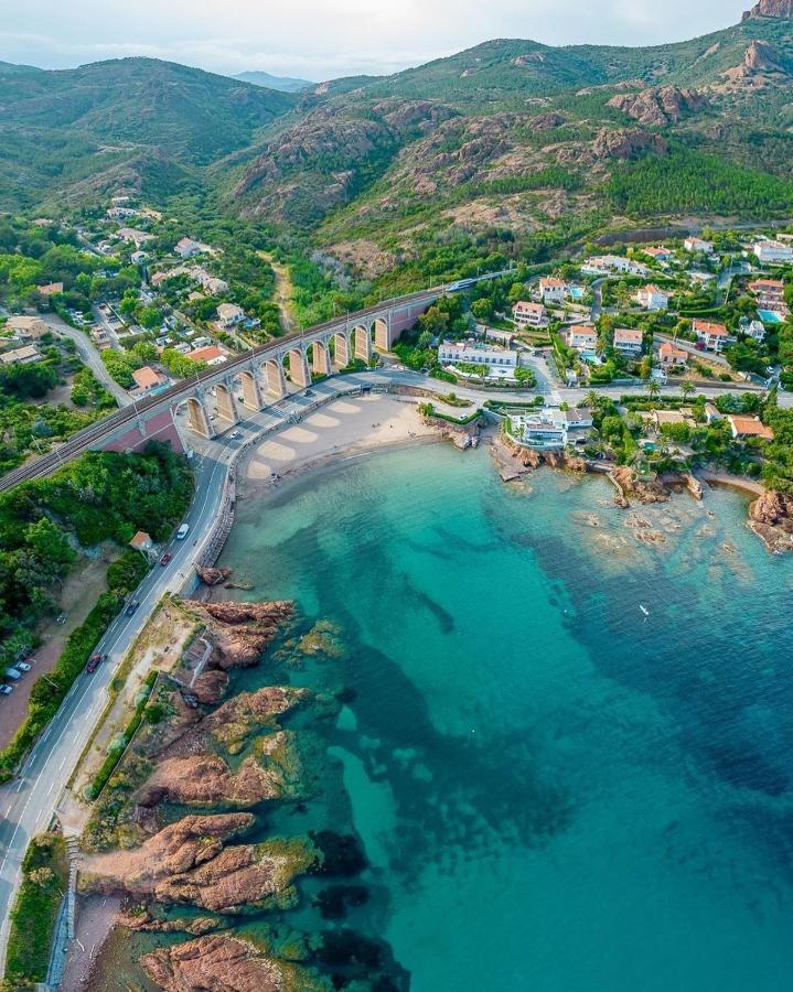 Studio 1 Neuf A 100 M Des Plages Et De La Gare Saint-Raphaël Exteriér fotografie